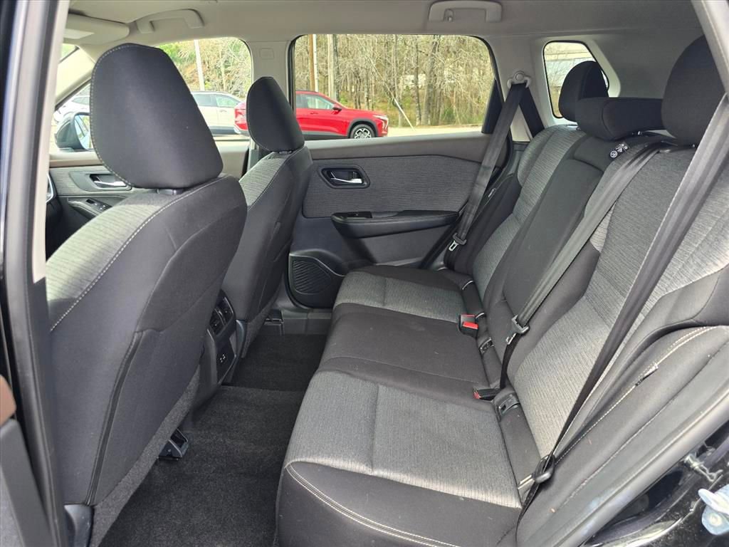 Used 2023 Nissan Rogue SV image 11