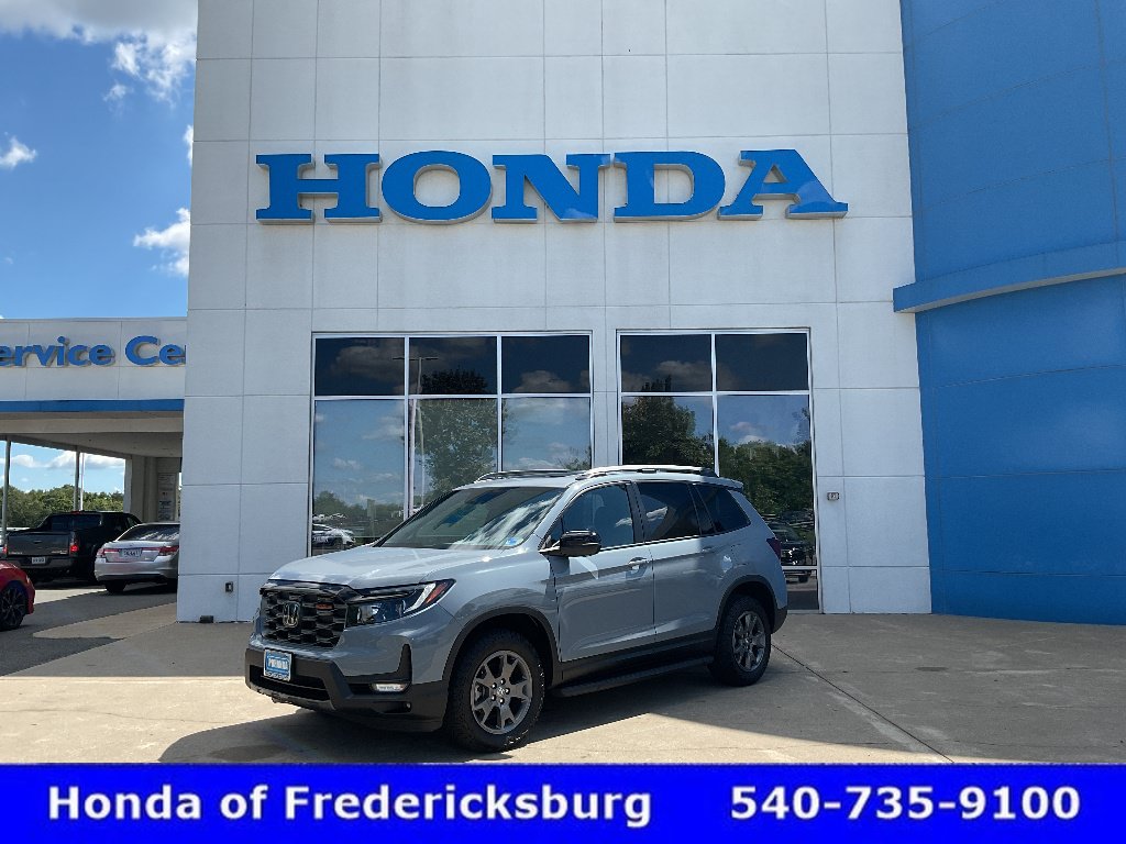 Used 2024 Honda Passport TrailSport image 1