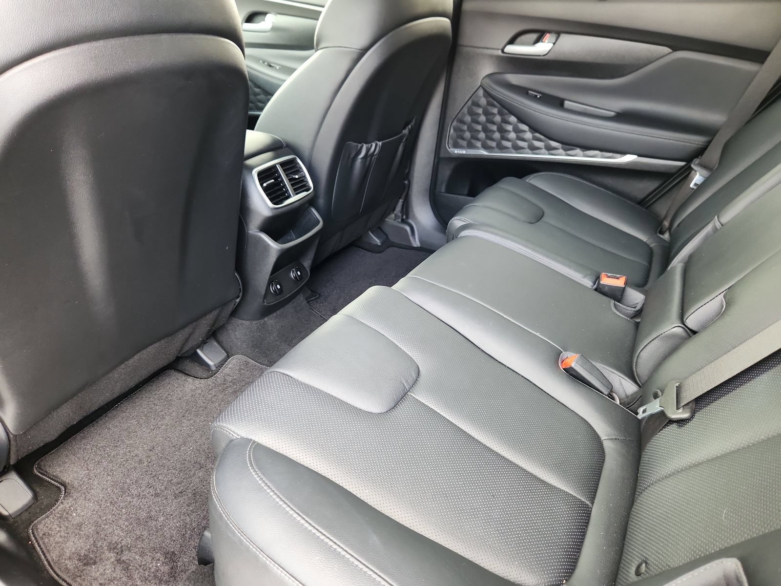 Used 2019 Hyundai Santa Fe Limited AWD/4WD image 11