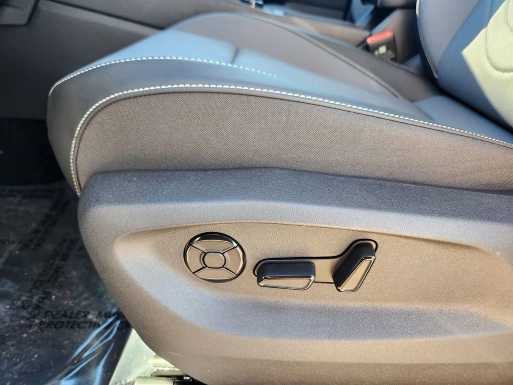 New 2026 Volkswagen Tiguan SE image 13