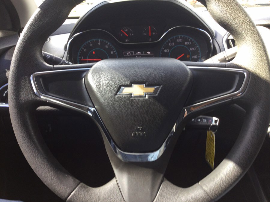 Used 2017 Chevrolet Cruze LS FWD image 25