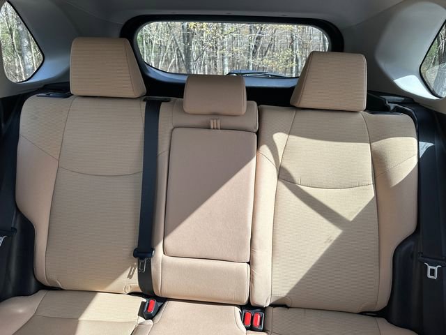 Used 2024 Toyota RAV4 LE AWD/4WD image 32