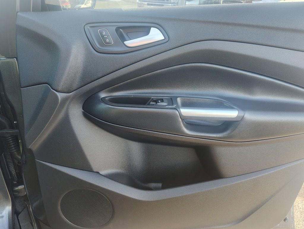 Certified 2018 Ford Escape SE image 30