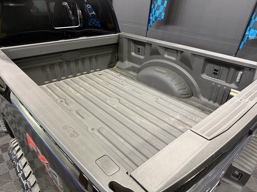Used 2025 Ford F250 Platinum w/ Platinum Plus Package image 13