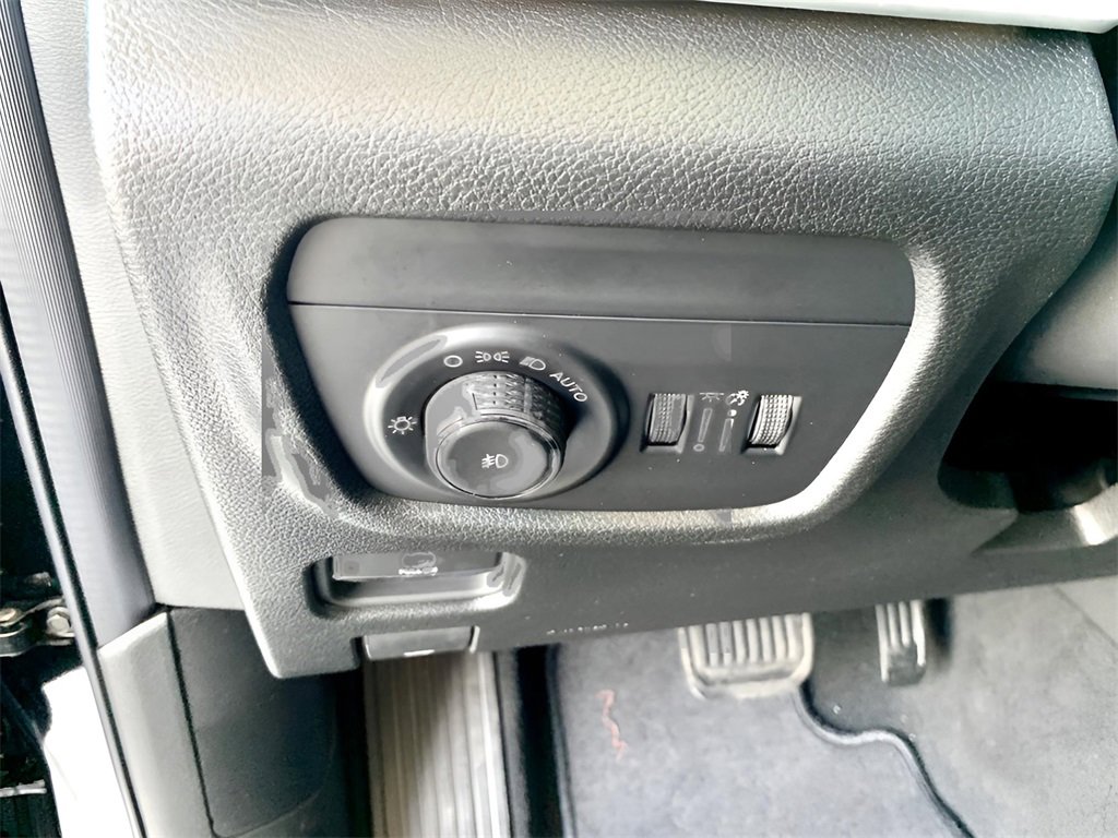 New 2025 Jeep Grand Cherokee Limited w/ Trailer Tow Package image 32