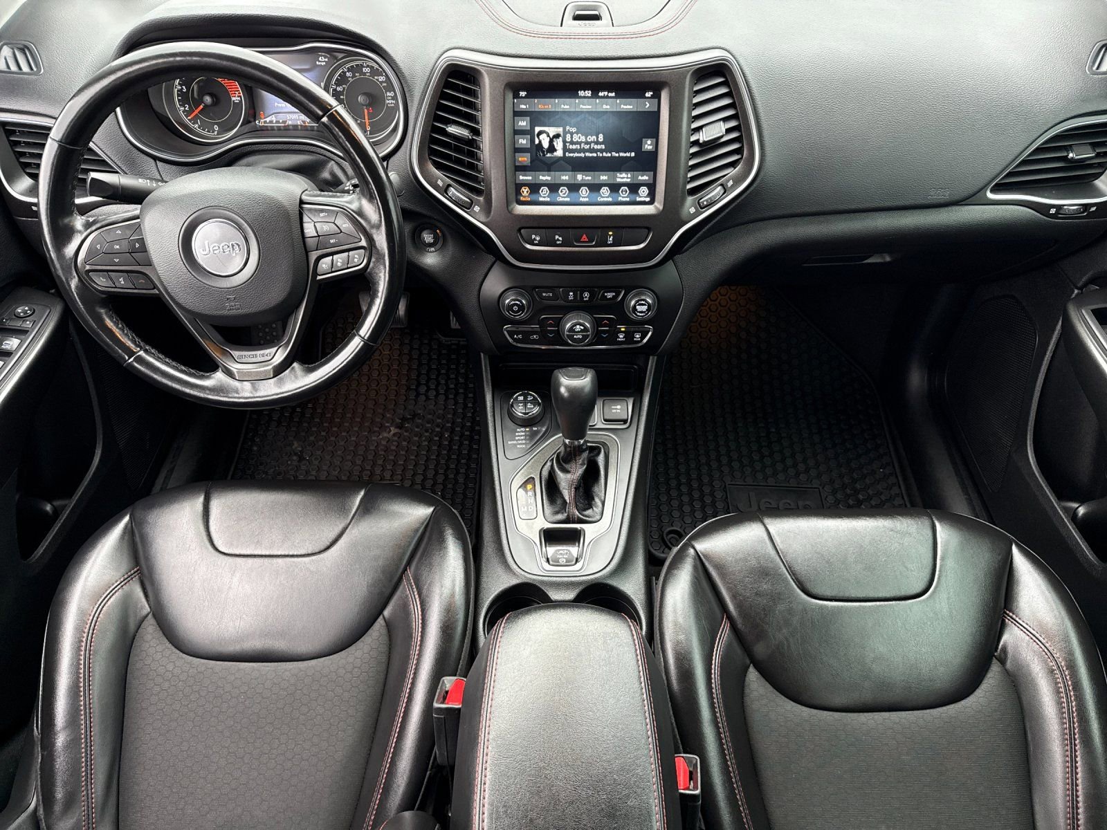 Used 2020 Jeep Cherokee Trailhawk w/ Technology Group image 16