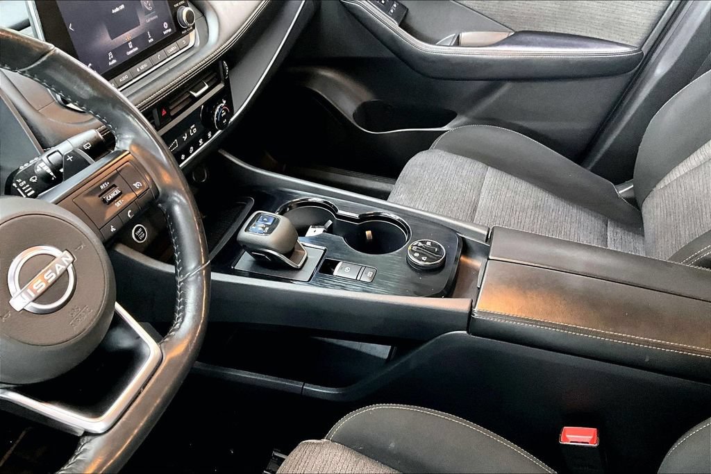 Used 2022 Nissan Rogue S AWD/4WD image 17