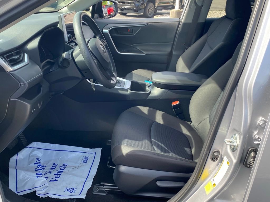 Used 2025 Toyota RAV4 LE image 6