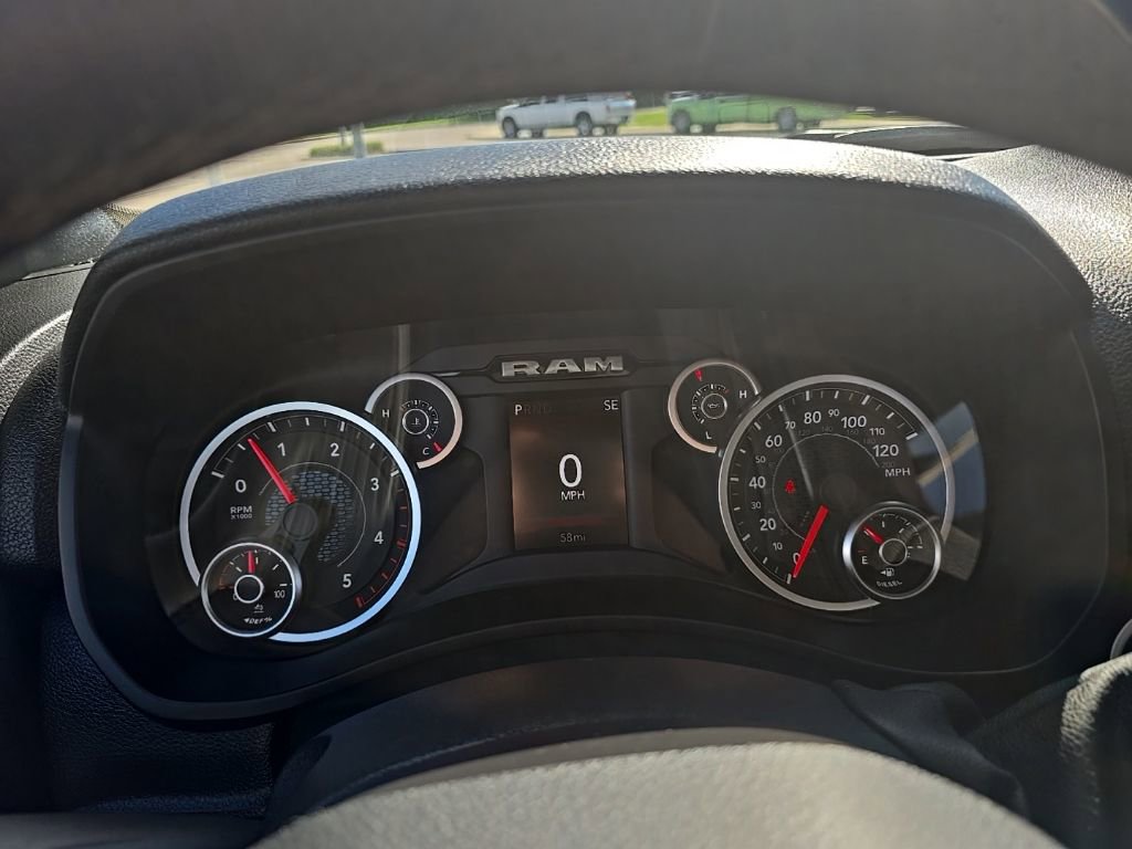 New 2026 RAM 3500 Big Horn AWD/4WD image 34