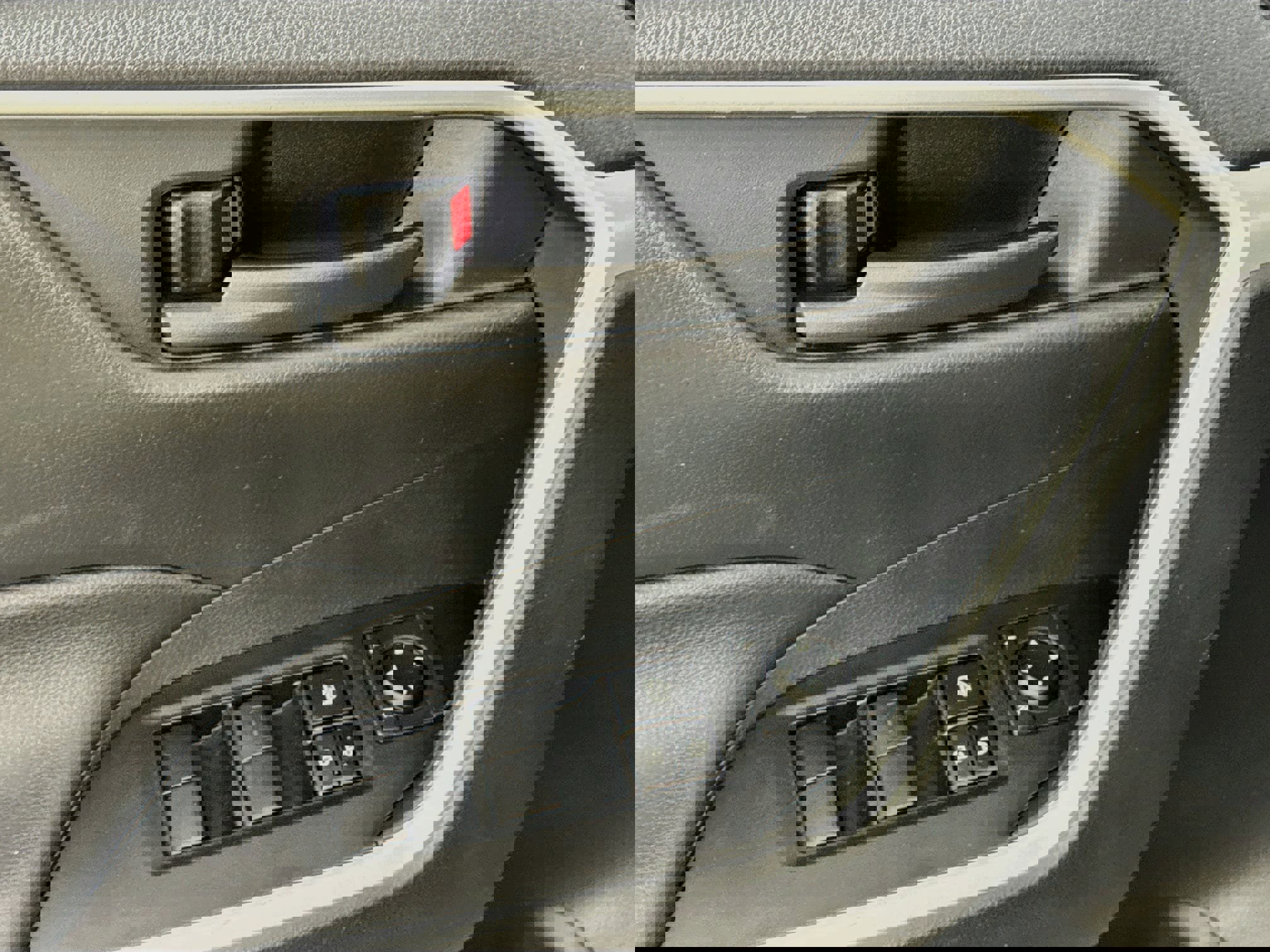 Used 2021 Toyota RAV4 LE w/ Carpet Mat Package (TMS) image 18