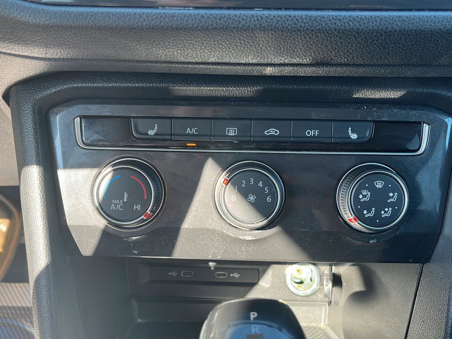 Used 2024 Volkswagen Tiguan Wolfsburg Edition image 20