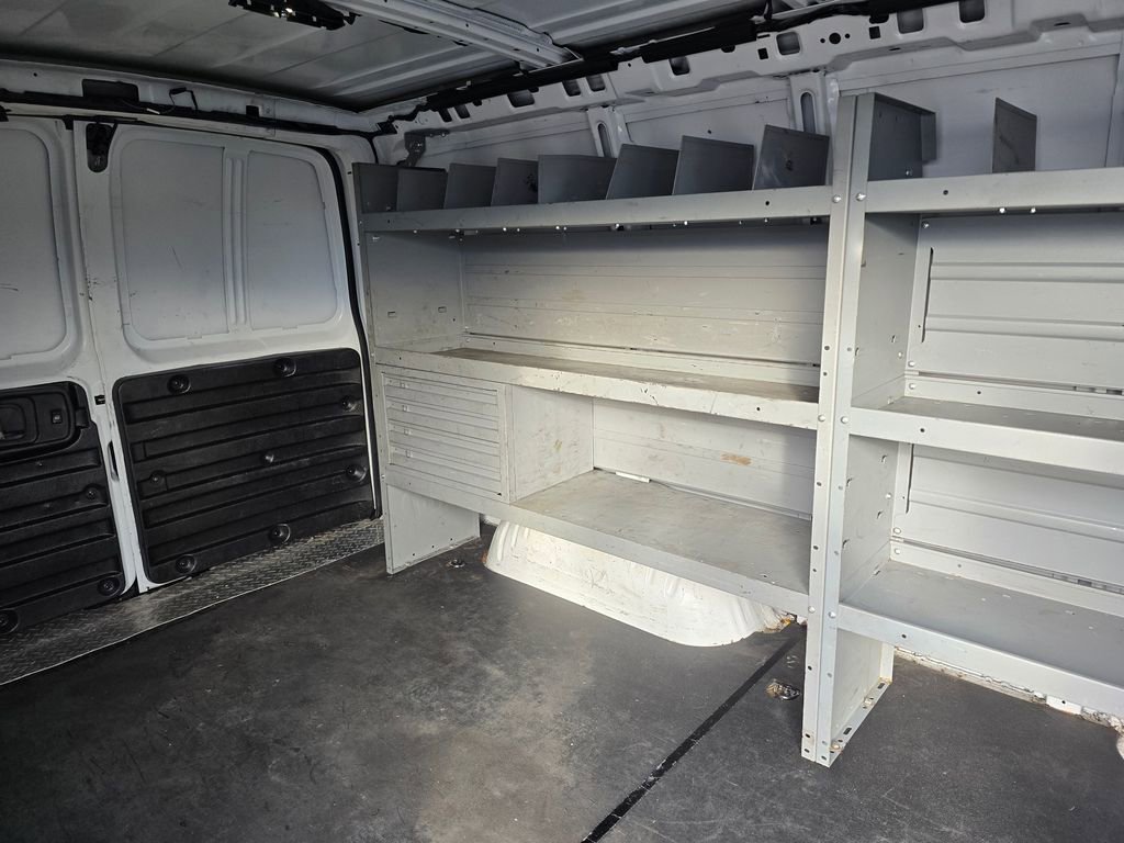 Used 2023 GMC Savana 3500 w/ Driver Convenience Package image 15