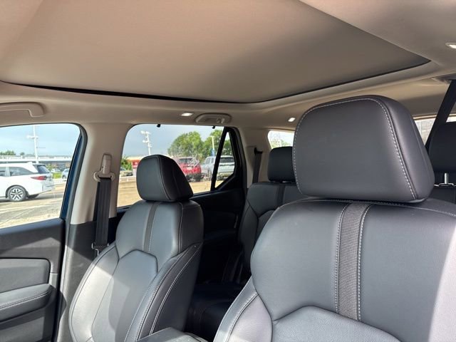 Used 2025 Honda Pilot Touring image 9