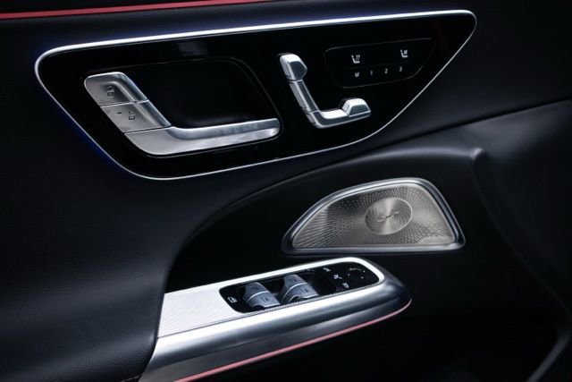 Used 2025 Mercedes-Benz E 450 4MATIC All-Terrain Wagon image 25