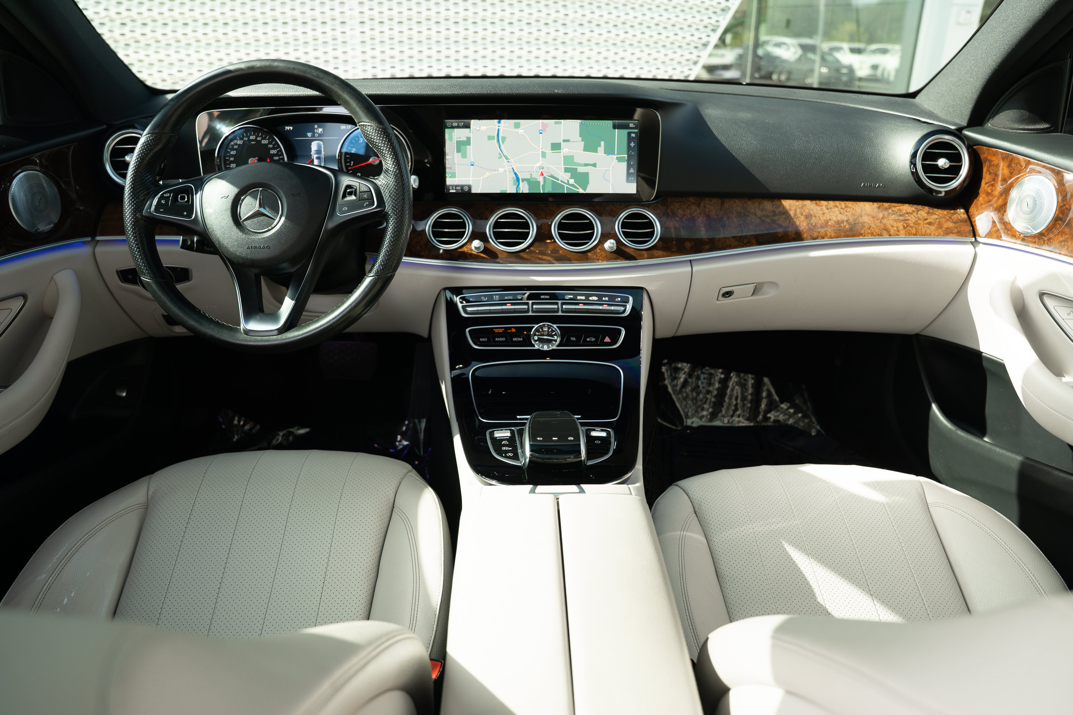 Used 2017 Mercedes-Benz E 300 image 8