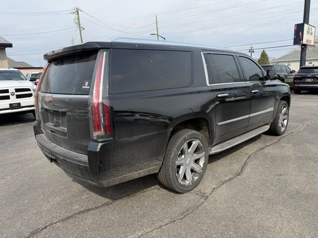 Used 2016 Cadillac Escalade ESV Luxury image 4
