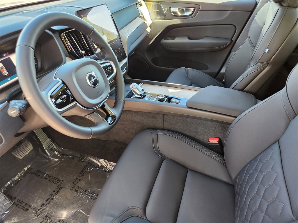 New 2026 Volvo XC60 B5 Plus w/ Climate Package image 7