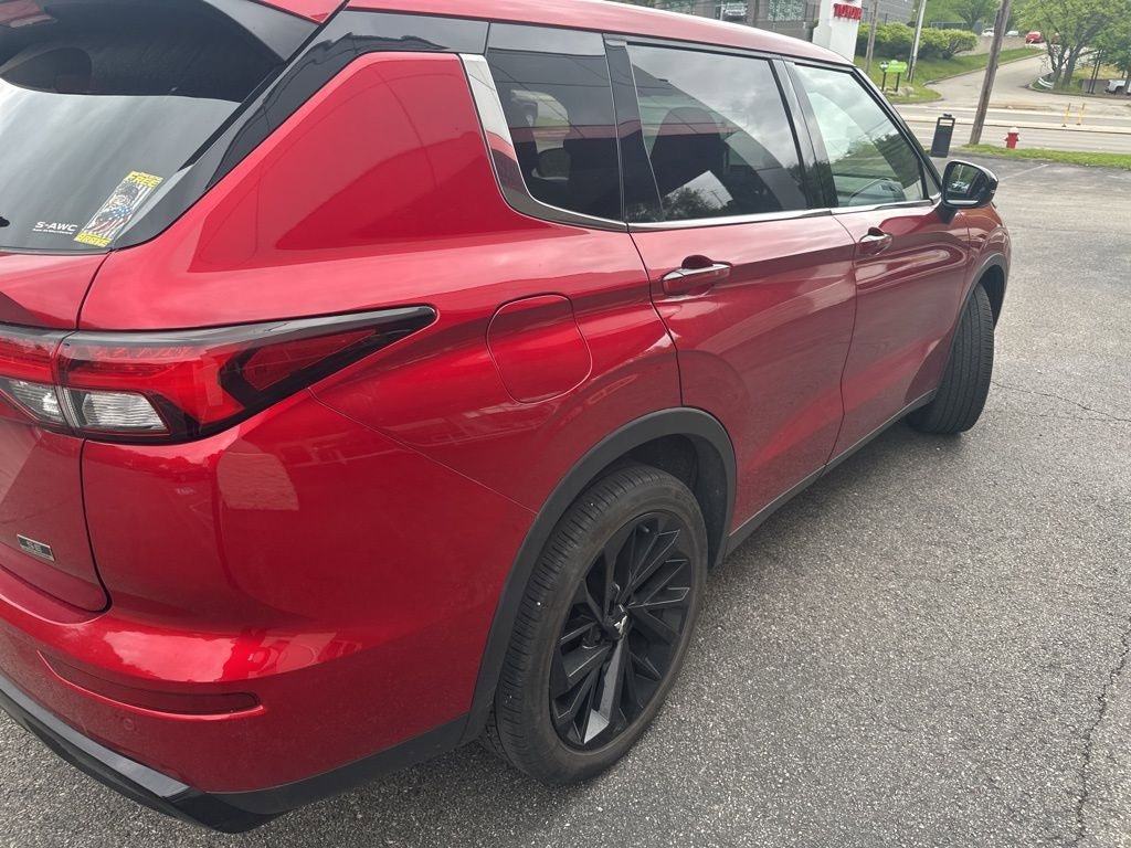 Used 2023 Mitsubishi Outlander SE Black Edition AWD/4WD image 8