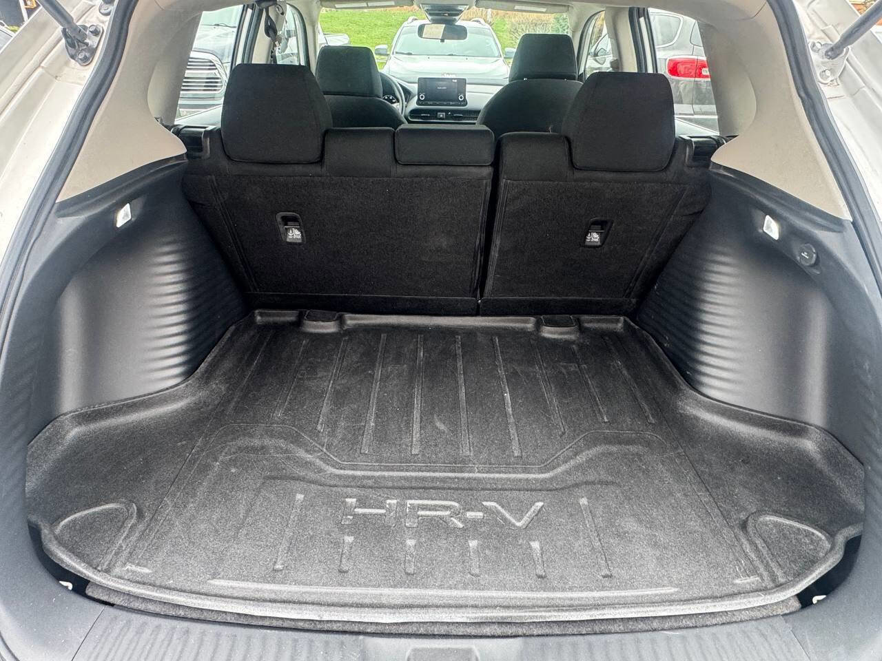 Used 2025 Honda HR-V LX image 18