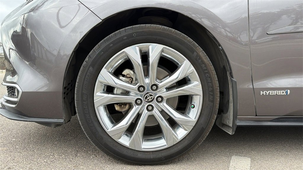 Used 2021 Toyota Sienna Platinum image 12