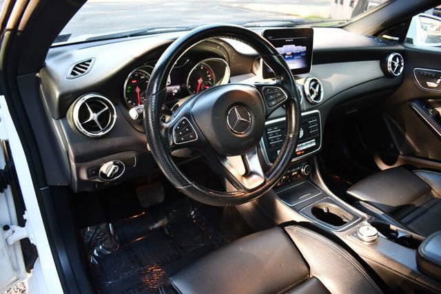 Used 2019 Mercedes-Benz CLA 250 4MATIC w/ Premium Package image 22