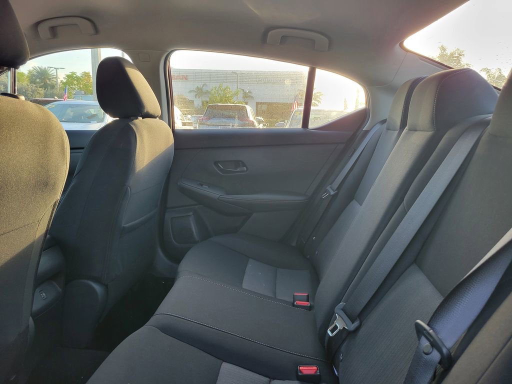 Used 2025 Nissan Sentra SV image 7