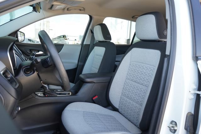 Used 2022 Chevrolet Equinox LS w/ LS Convenience Package FWD image 22