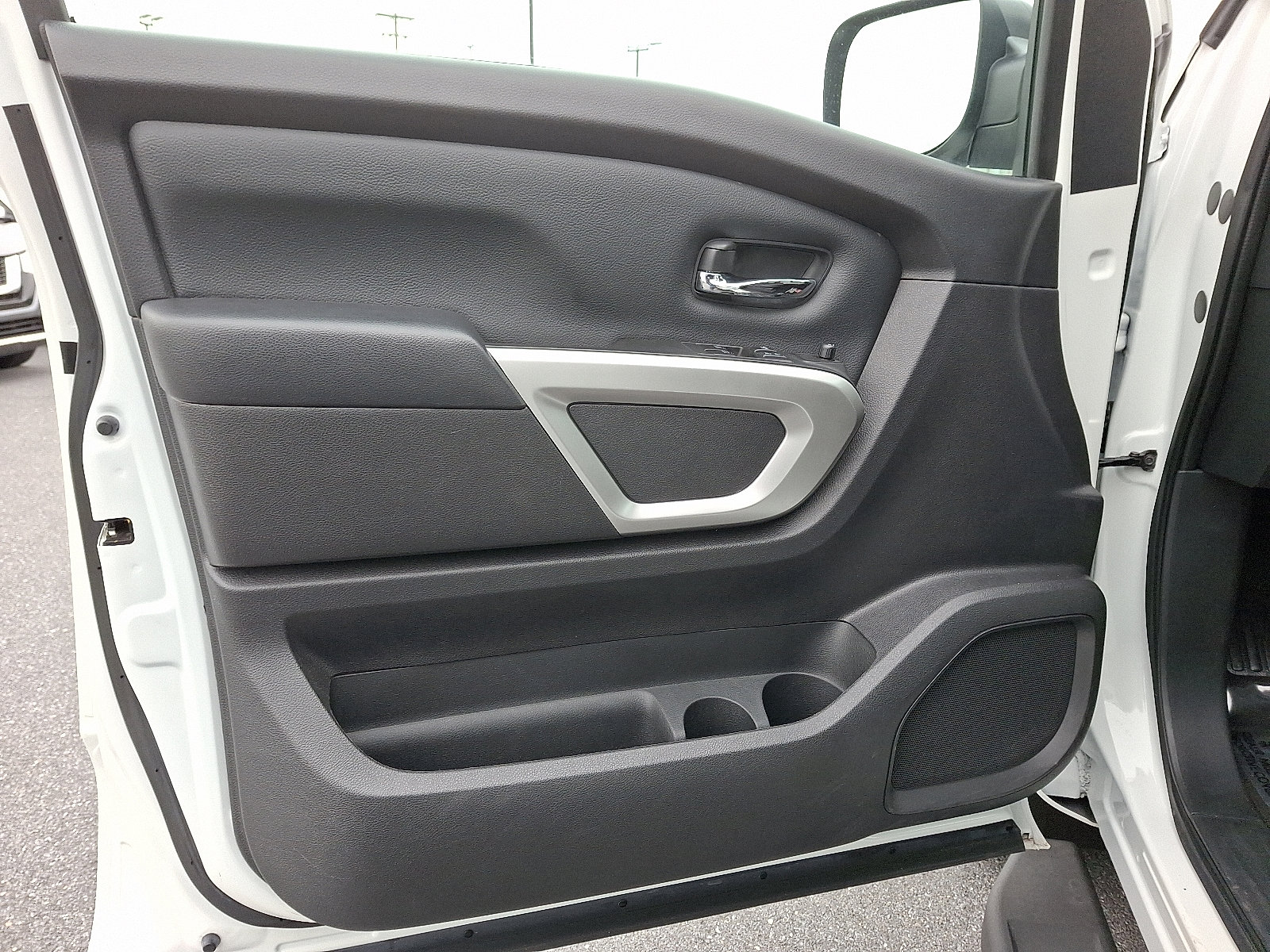 Certified 2024 Nissan Titan SV w/ Accessory Utility Package image 15