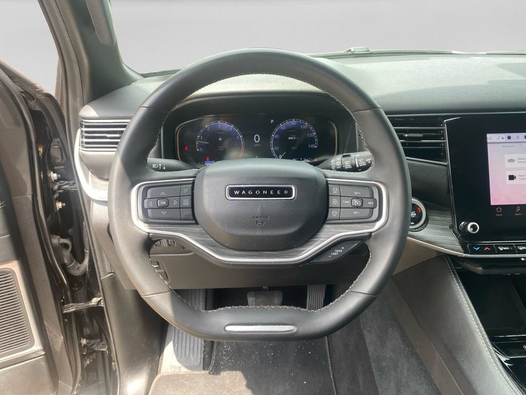 Used 2024 Jeep Wagoneer Series II w/ Flexible Seating Group AWD/4WD image 12