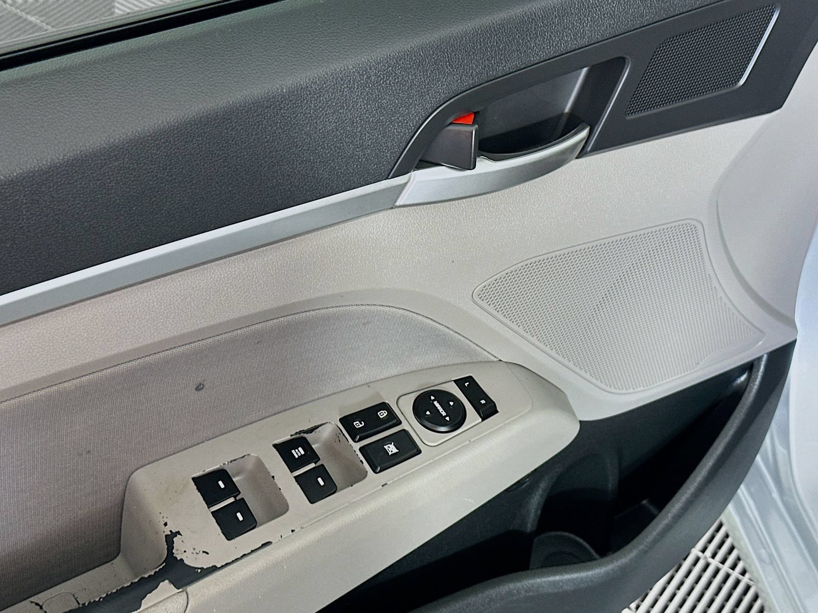 Used 2019 Hyundai Elantra SEL FWD image 18