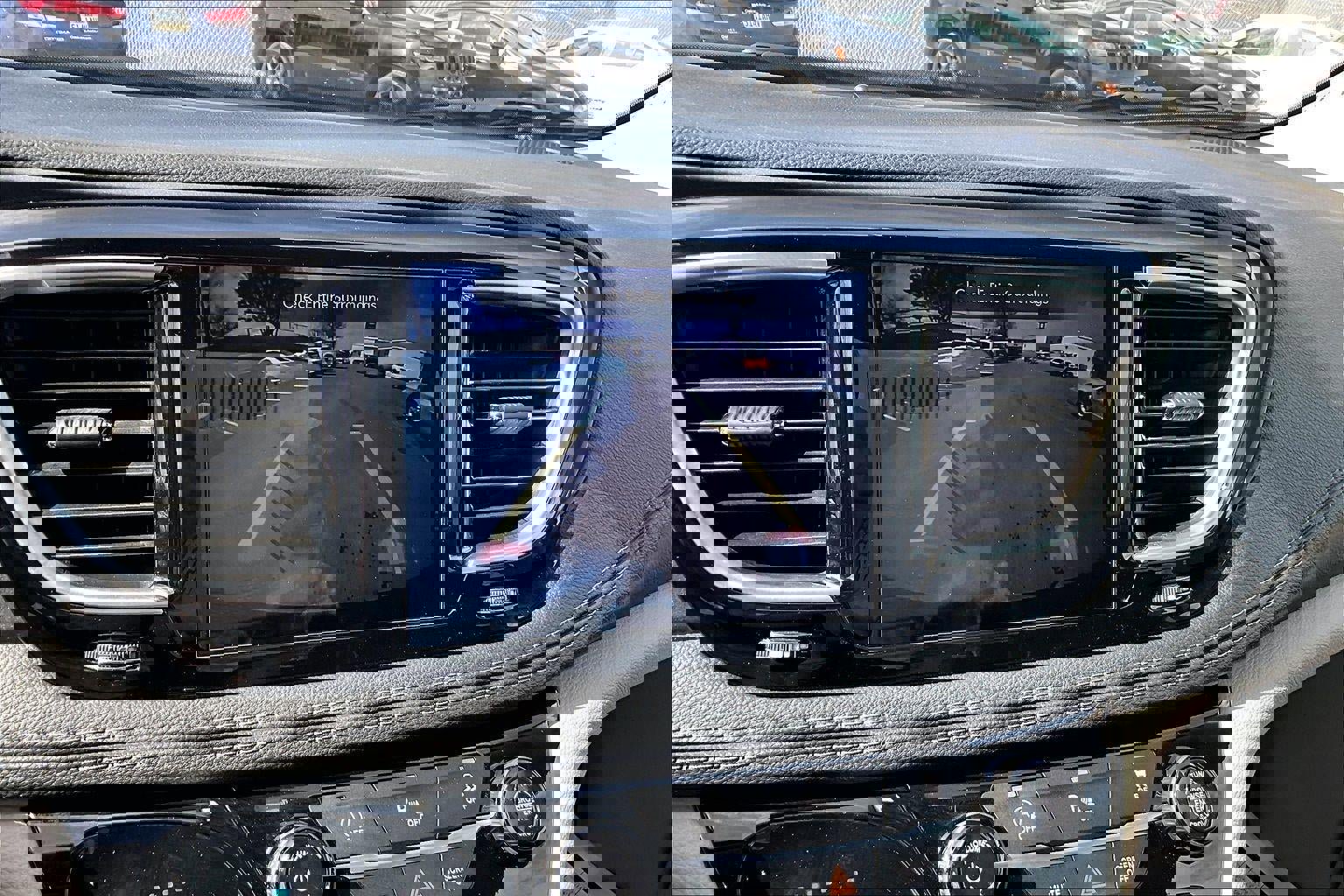 Used 2020 Chrysler Pacifica Limited image 20