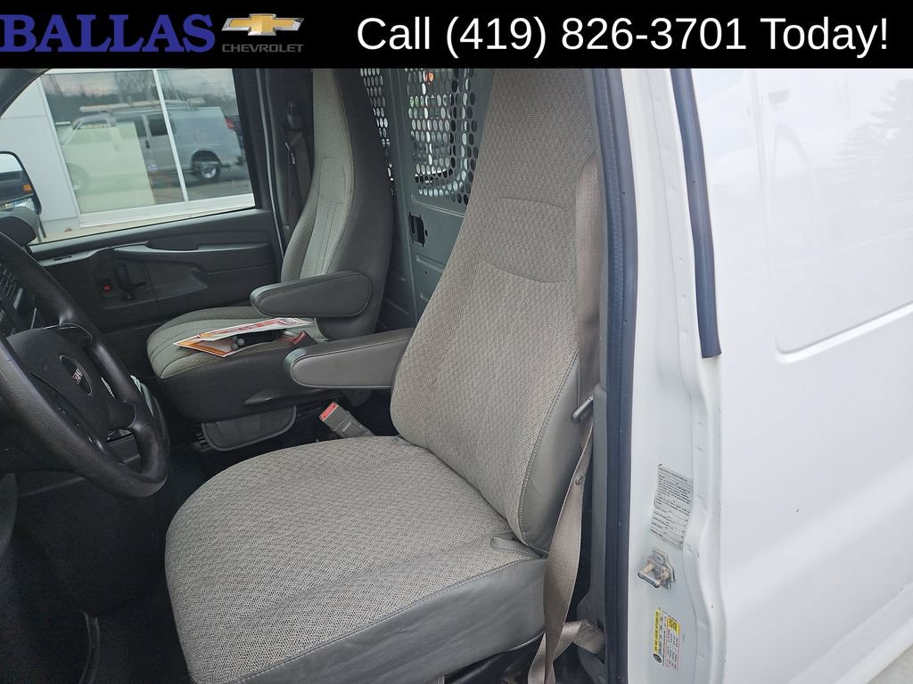 Used 2015 GMC Savana 2500 RWD image 20