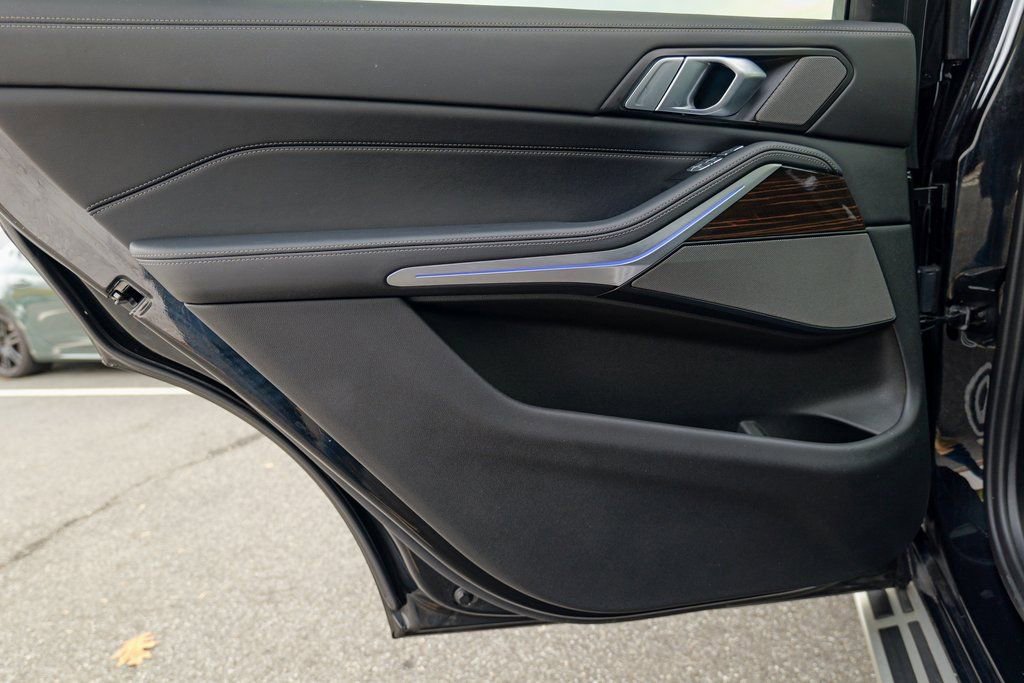 Used 2024 BMW X7 xDrive40i image 26