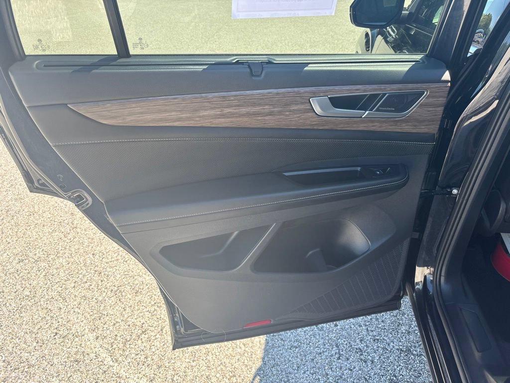 Used 2025 Volkswagen Atlas SEL Premium R-Line AWD/4WD image 15