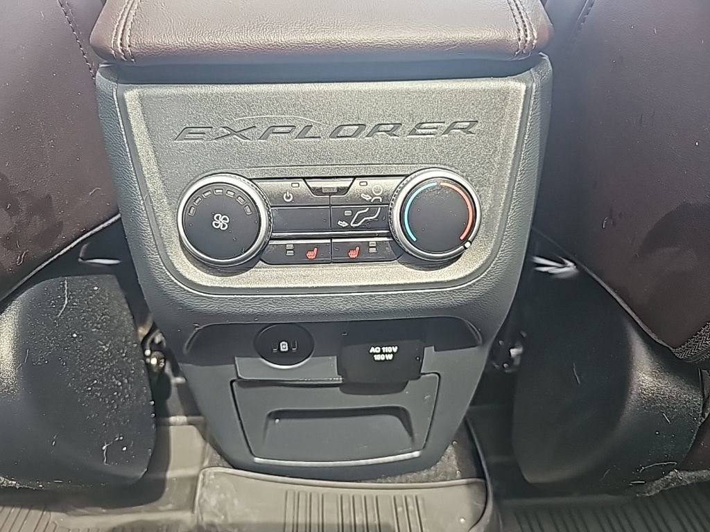 Used 2025 Ford Explorer Platinum AWD/4WD image 14