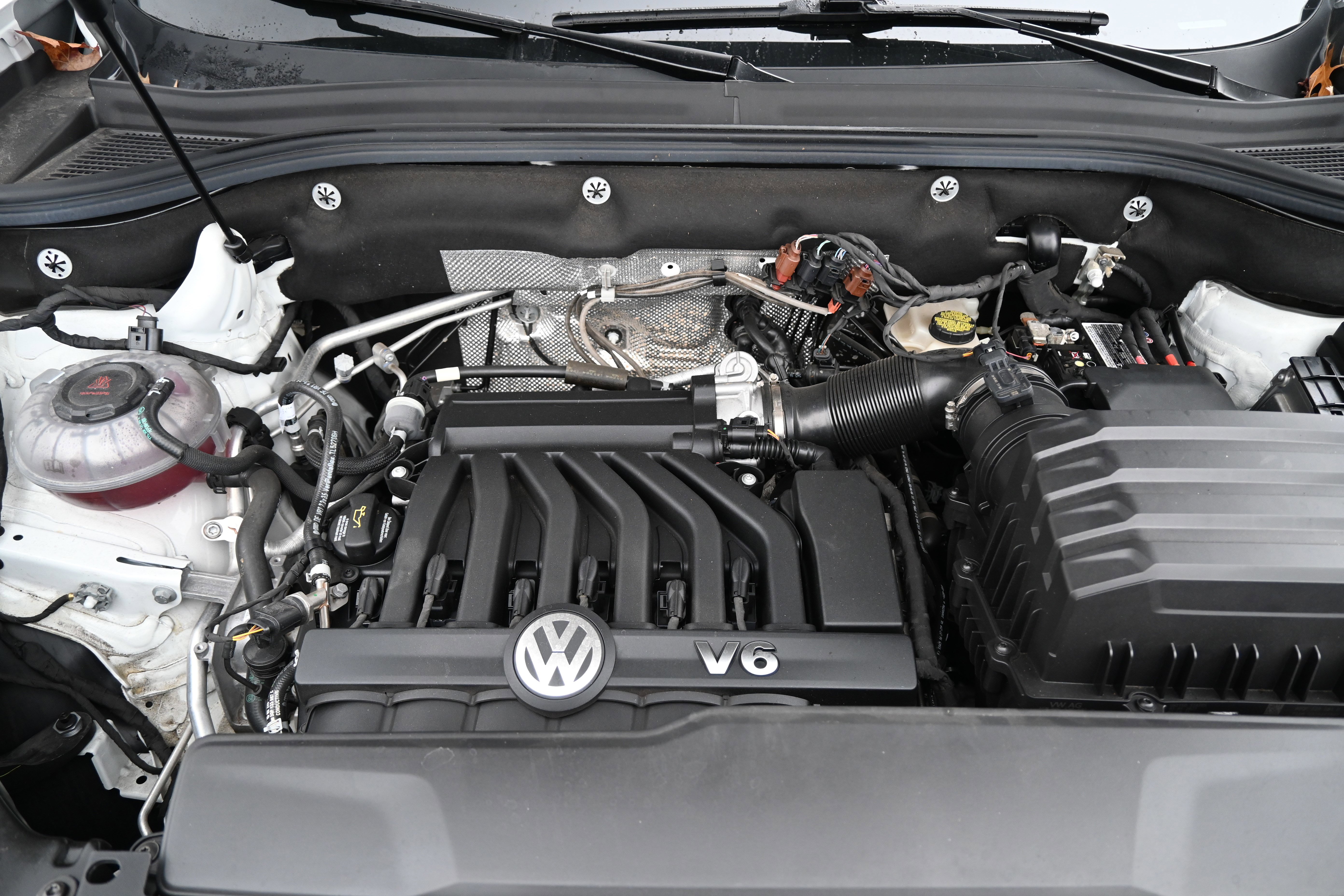 Used 2023 Volkswagen Atlas SEL R-Line image 35