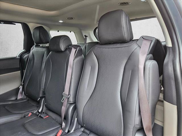 Used 2025 Kia Carnival SX FWD image 15