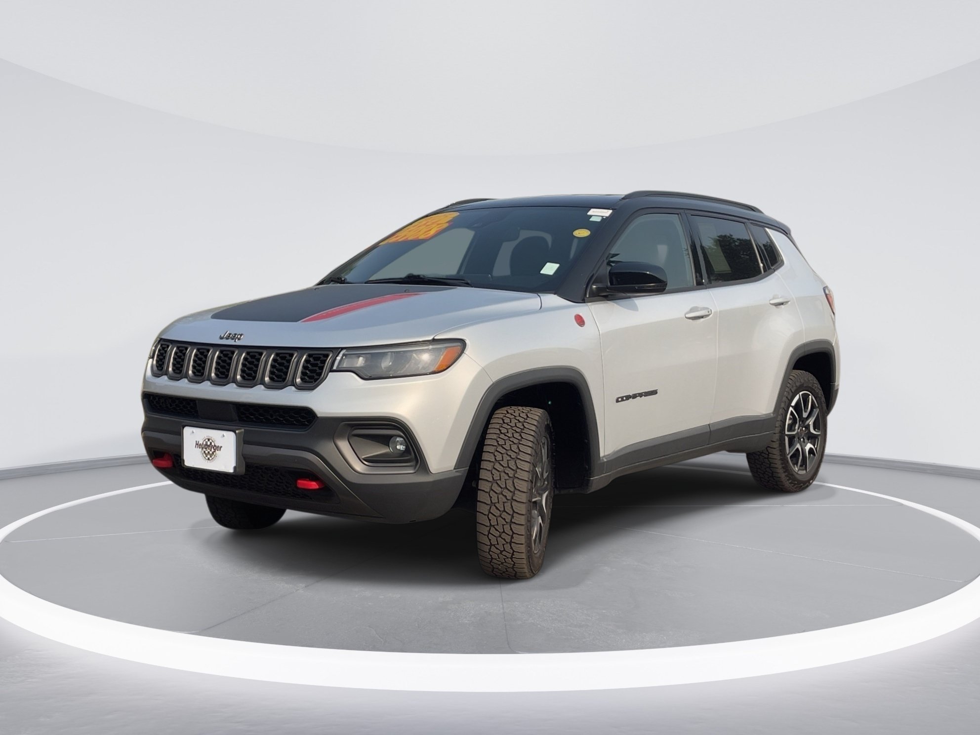 Used 2025 Jeep Compass Trailhawk AWD/4WD image 3