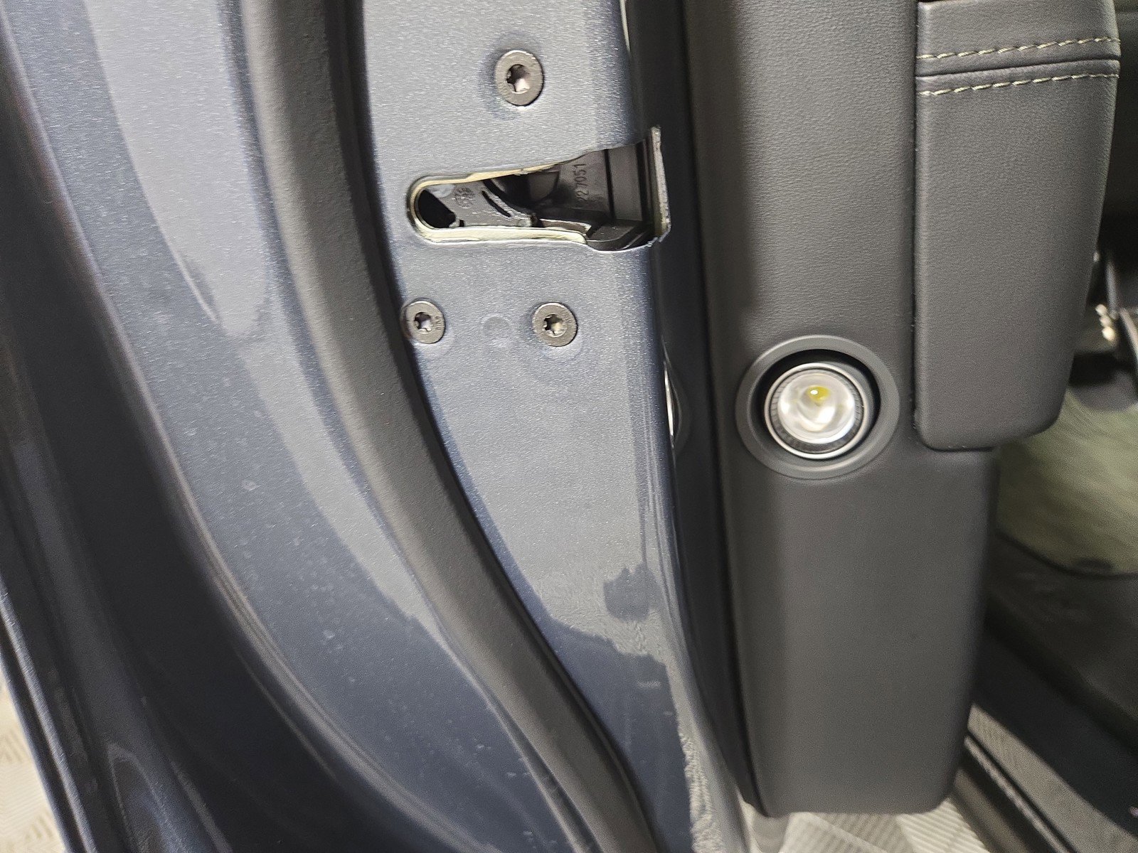 Used 2024 Rivian R1T Adventure image 28