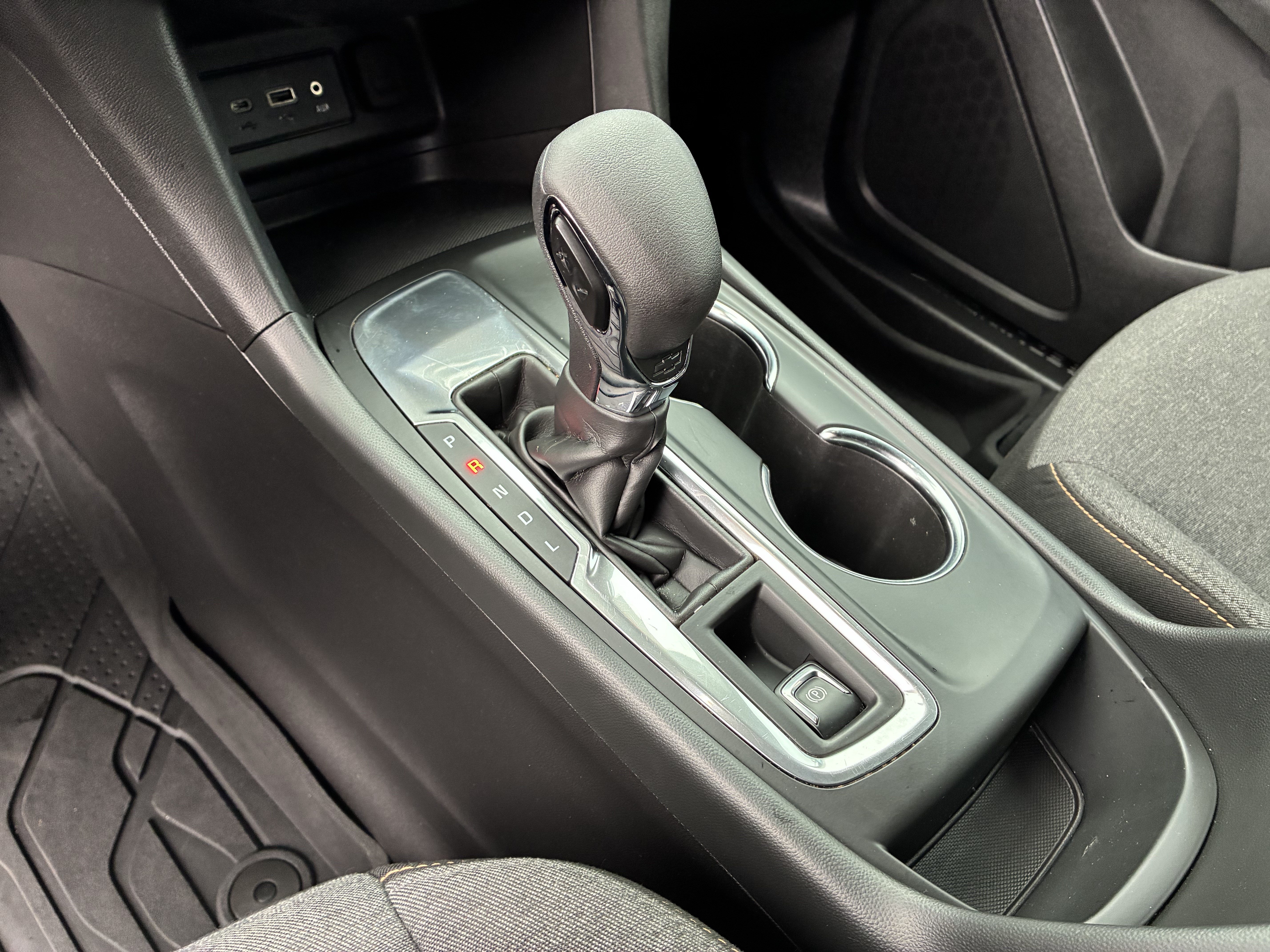 Used 2022 Chevrolet Equinox LT w/ LPO, Floor Liner Package FWD image 34