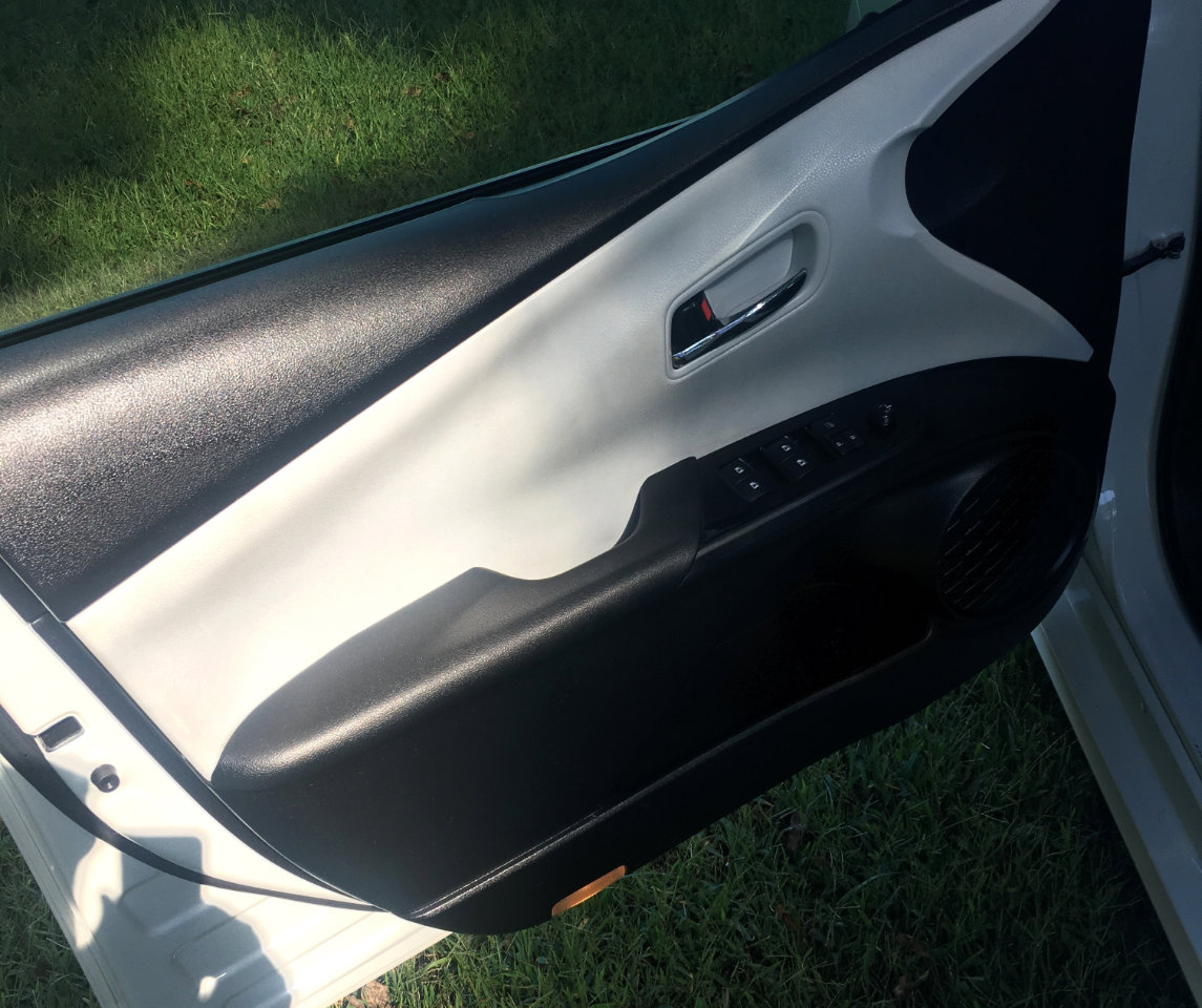 Used 2017 Toyota Prius Three Touring image 9