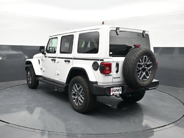 New 2026 Jeep Wrangler Unlimited Sahara AWD/4WD image 6