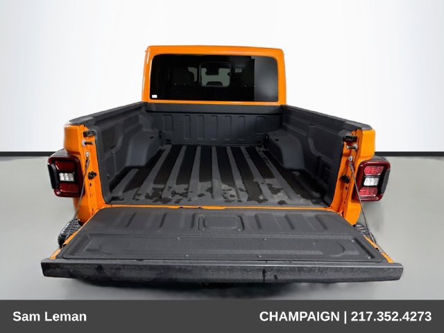 Used 2025 Jeep Gladiator Mojave AWD/4WD image 24