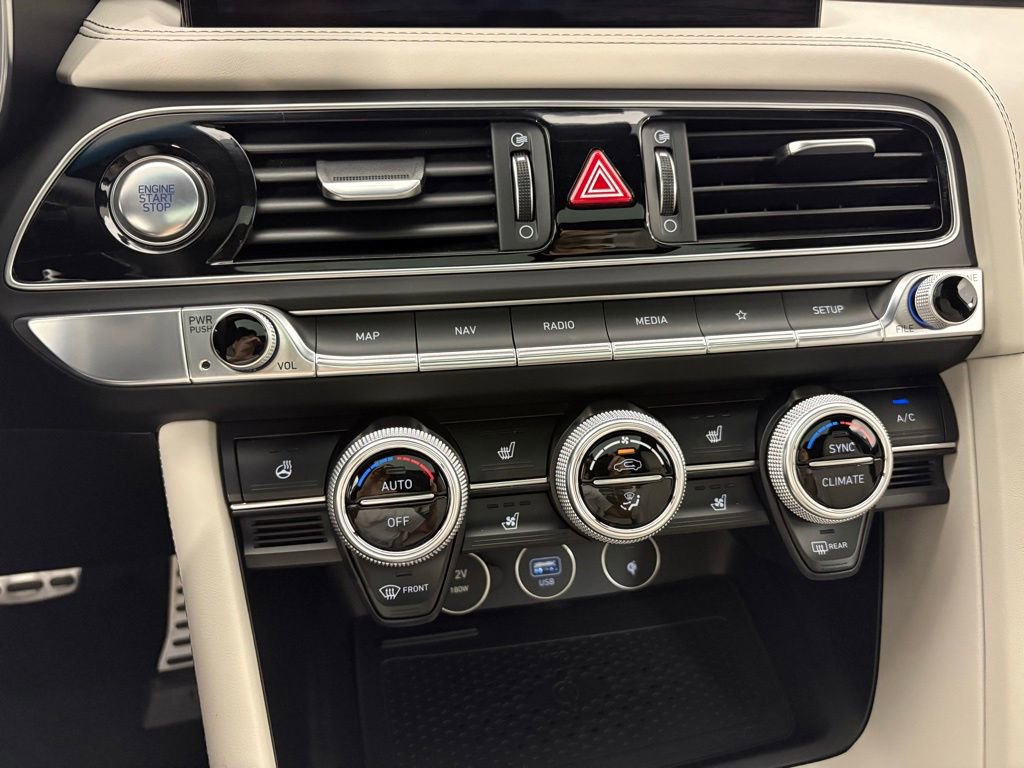 Used 2023 Genesis G70 3.3T w/ Sport Prestige Package image 33