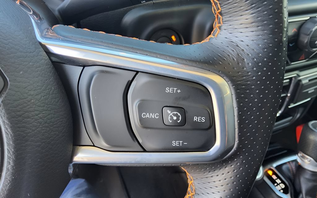 Used 2023 Jeep Gladiator Mojave w/ LED Lighting Group AWD/4WD image 18