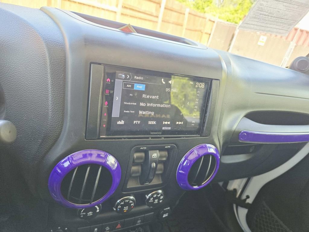 Used 2013 Jeep Wrangler Unlimited Sahara w/ Connectivity Group AWD/4WD image 11