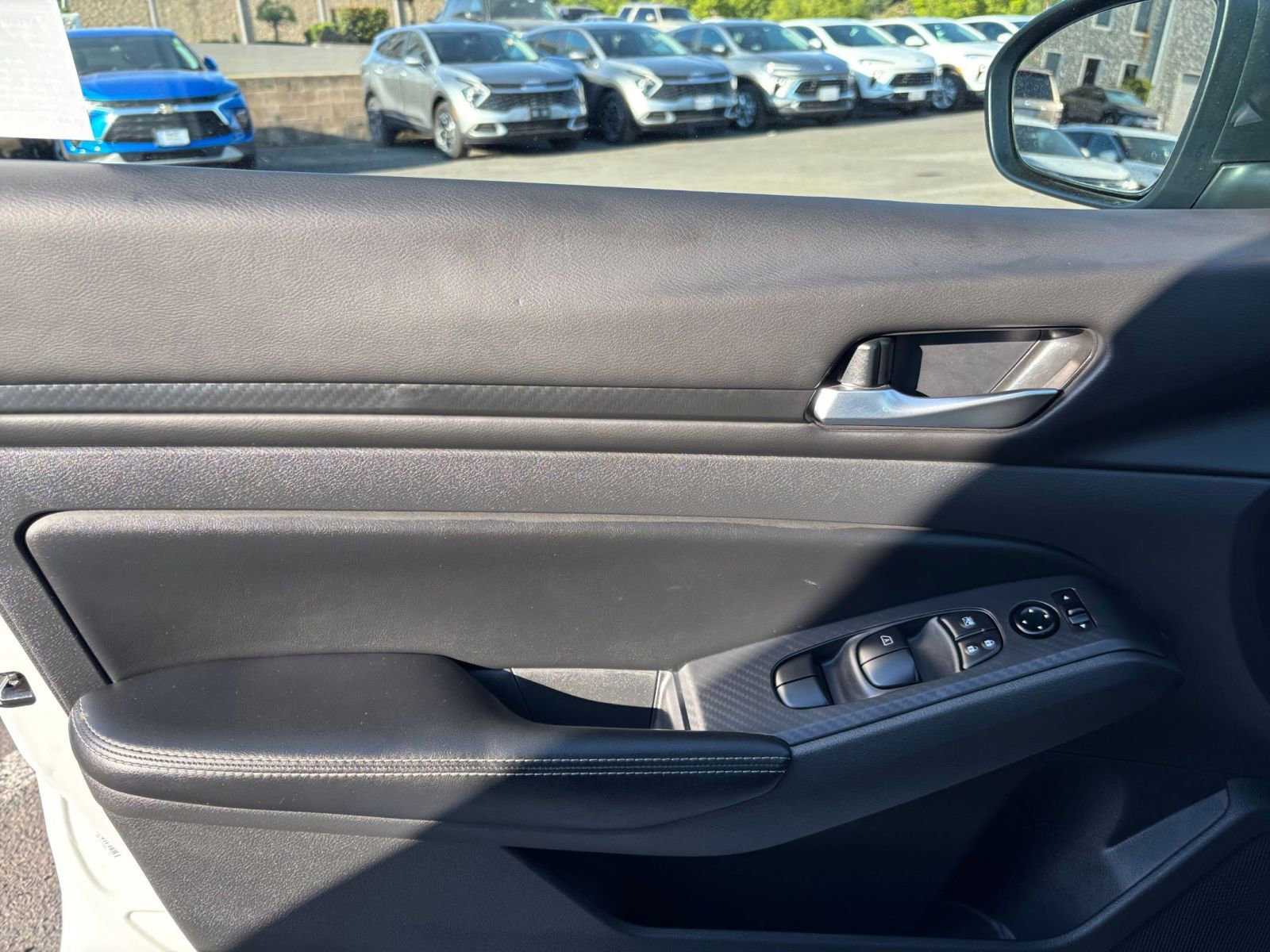 Used 2025 Nissan Altima 2.5 SV FWD image 18