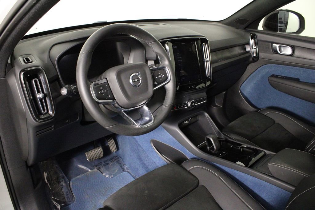 Used 2023 Volvo C40 P8 Recharge Plus image 22
