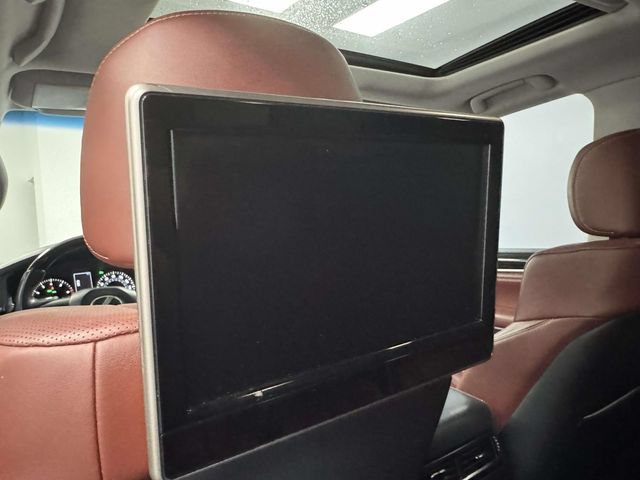 Used 2019 Lexus LX 570 4WD w/ Luxury Package image 29