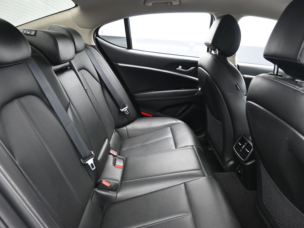 Used 2022 Genesis G70 2.0T image 15